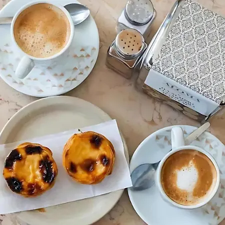 Stunning River View In Historic Alfama Lissabon