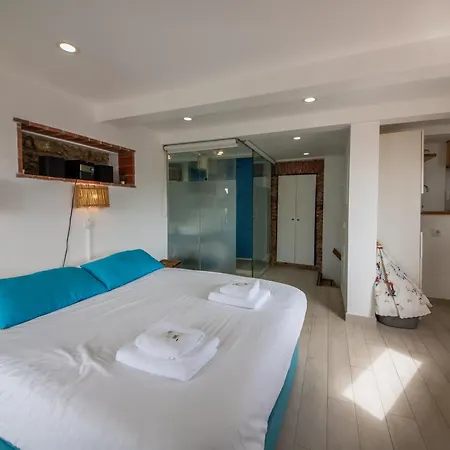 Apartment Stunning River View In Historic Alfama *