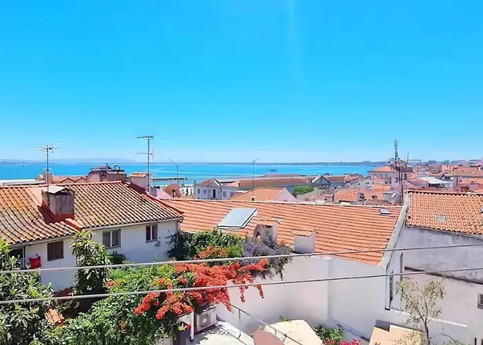 Stunning River View In Historic Alfama