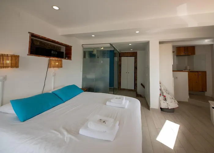 Stunning River View In Historic Alfama