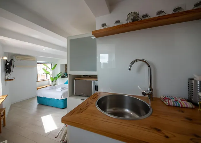 Apartment Stunning River View In Historic Alfama