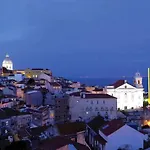 Stunning River View In Historic Alfama 아파트 *