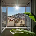 아파트 Stunning River View In Historic Alfama *