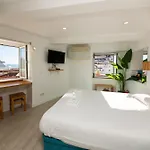 아파트 Stunning River View In Historic Alfama *
