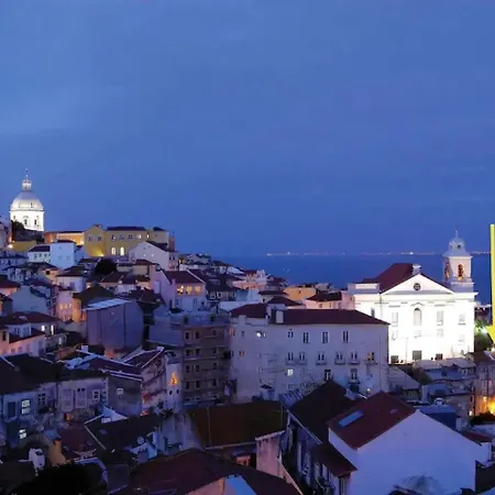 Stunning River View In Historic Alfama Lägenhet *