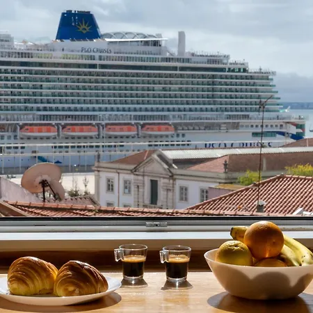 Apartman Stunning River View In Historic Alfama