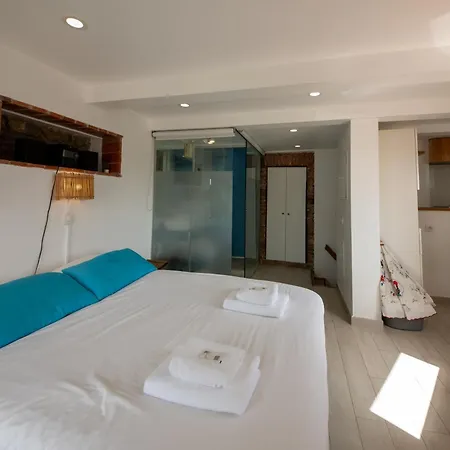 Stunning River View In Historic Alfama