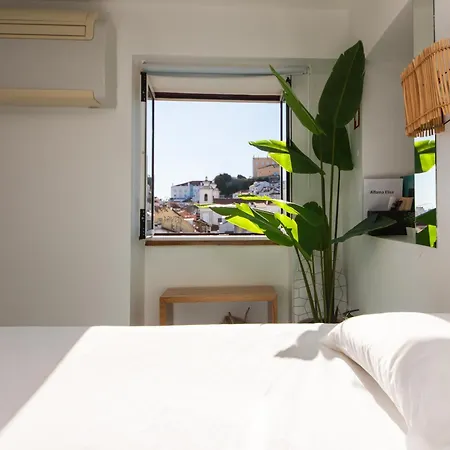 Stunning River View In Historic Alfama Apartman