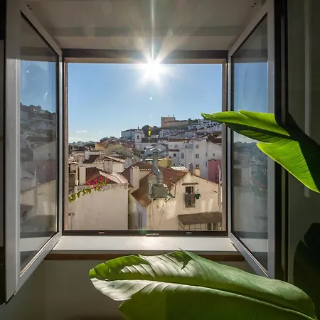 Apartment Stunning River View In Historic Alfama *