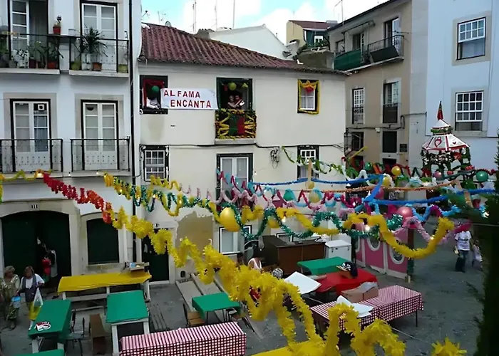 Stunning River View In Historic Alfama *