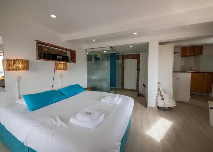 Apartment Stunning River View In Historic Alfama *
