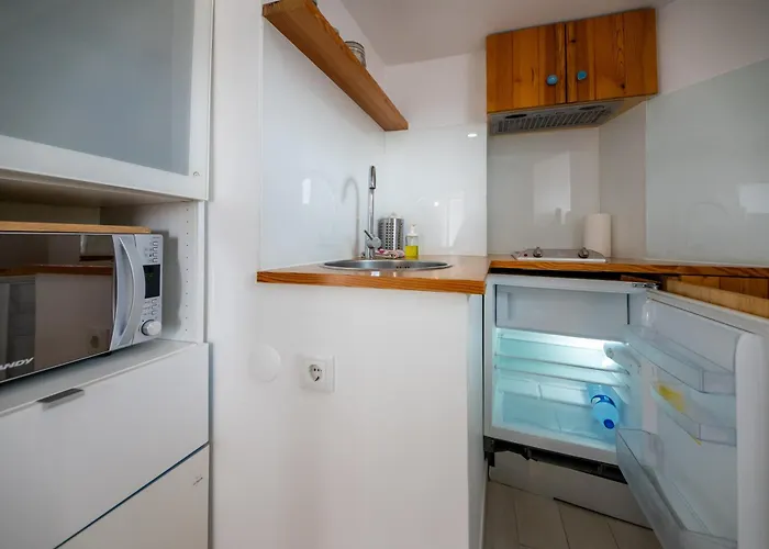 Apartment Stunning River View In Historic Alfama Lisbon